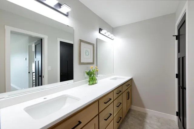 $673,000 | 4795 39th Street South, Fargo, ND 58104