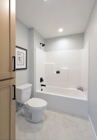 $673,000 | 4795 39th Street South, Fargo, ND 58104