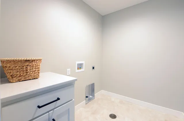 $673,000 | 4795 39th Street South, Fargo, ND 58104