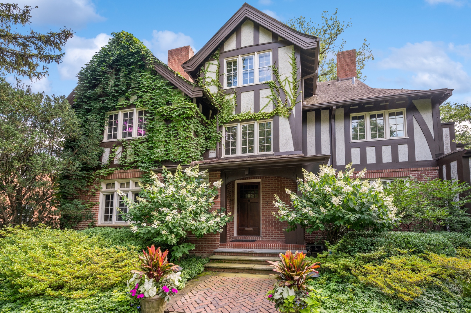 888 Tower Road Winnetka, IL 60093 - Photo 2 of 80