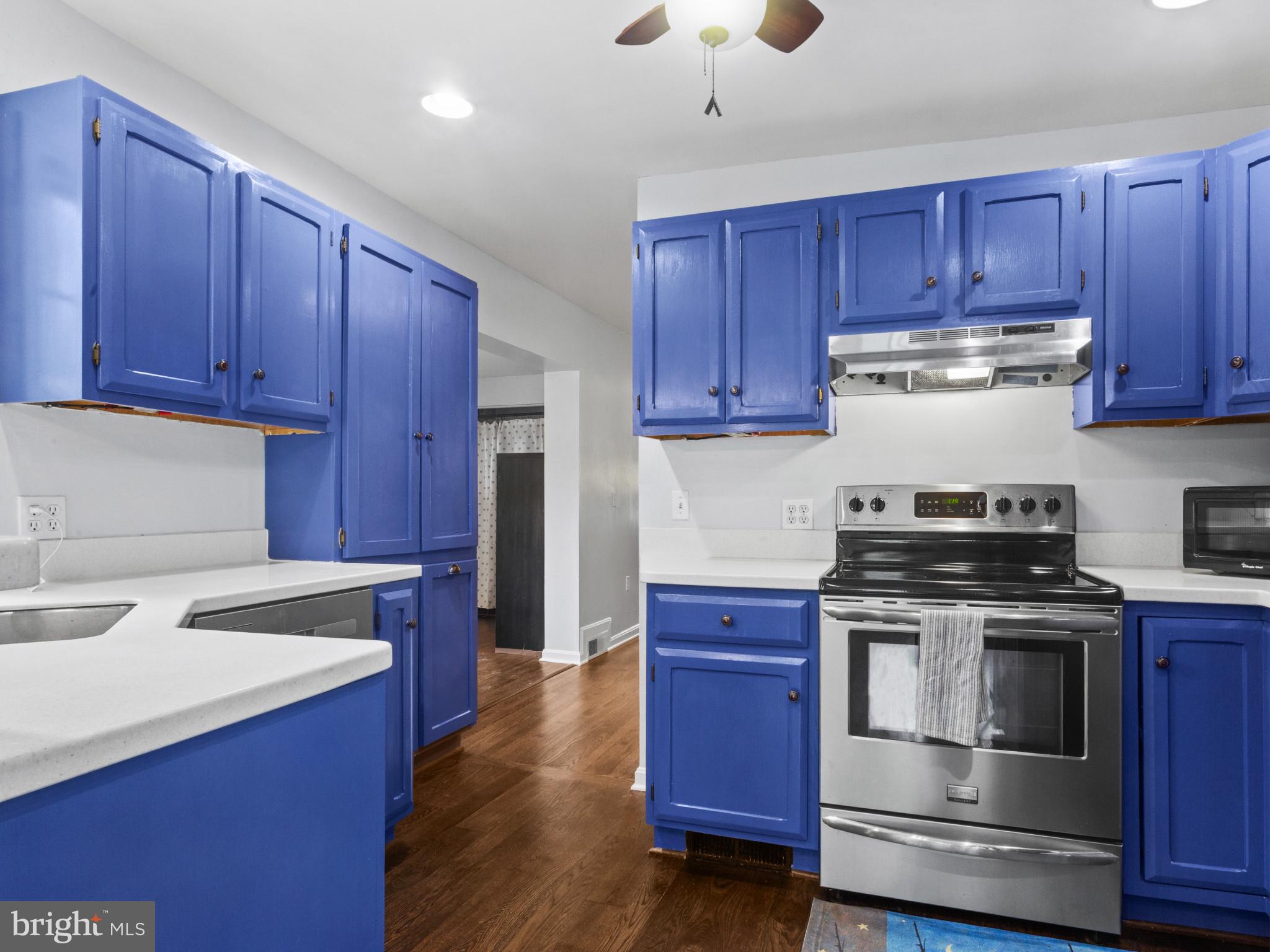 130 Southdown Road Edgewater, MD 21037 - Photo 6 of 37 Kitchen updated 2026