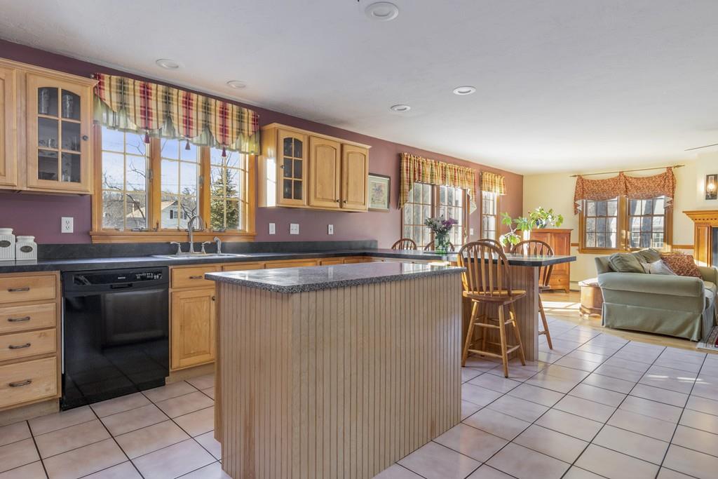 71 Winfield Road Holden, MA 01520 - Photo 9 of 23