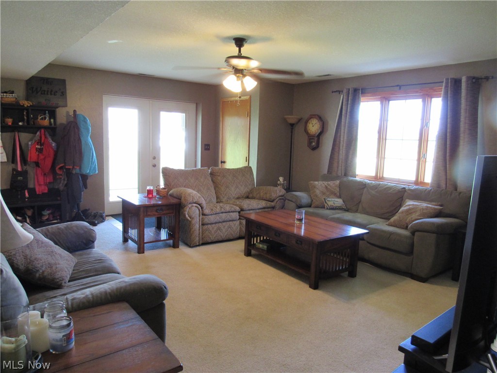 12224 Bottom Road Dresden, OH 43821 - Photo 8 of 34 Living room