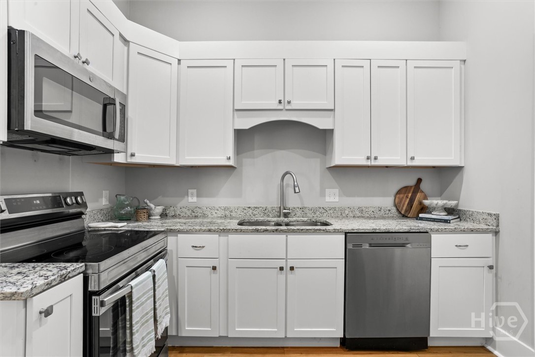 311 West 39th Street Savannah, GA 31401 - Photo 13 of 38