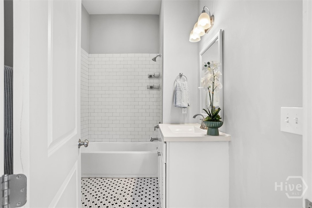 311 West 39th Street Savannah, GA 31401 - Photo 26 of 38