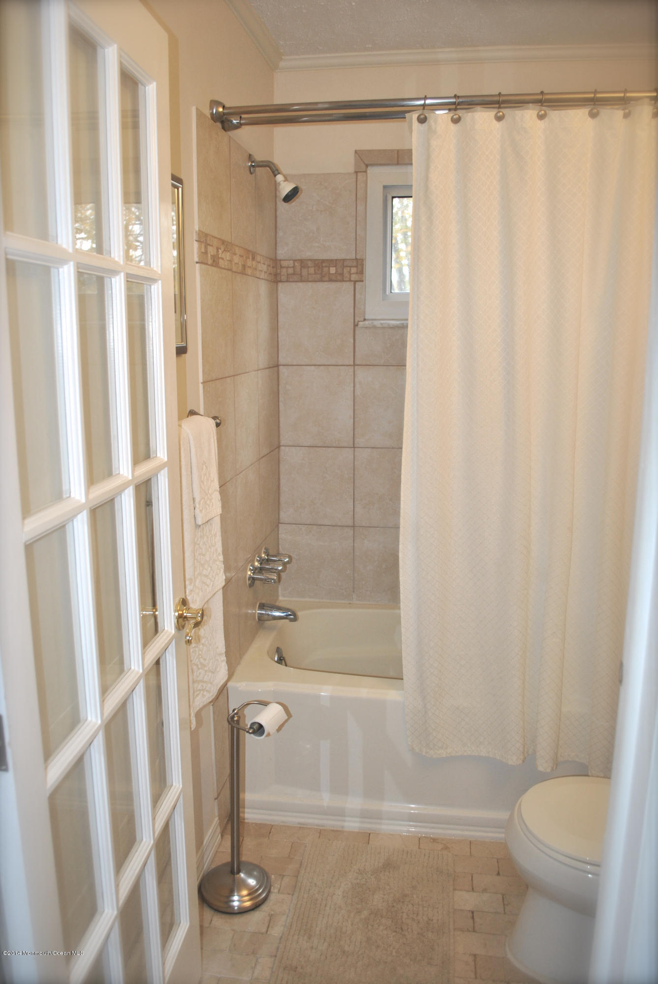 8 Overhill Road Matawan, NJ 07747 - Photo 10 of 14 3rd Floor Bath