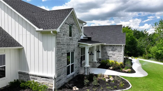 $829,900 | 10037 Clear Wds Court North, Washington, TX 77880