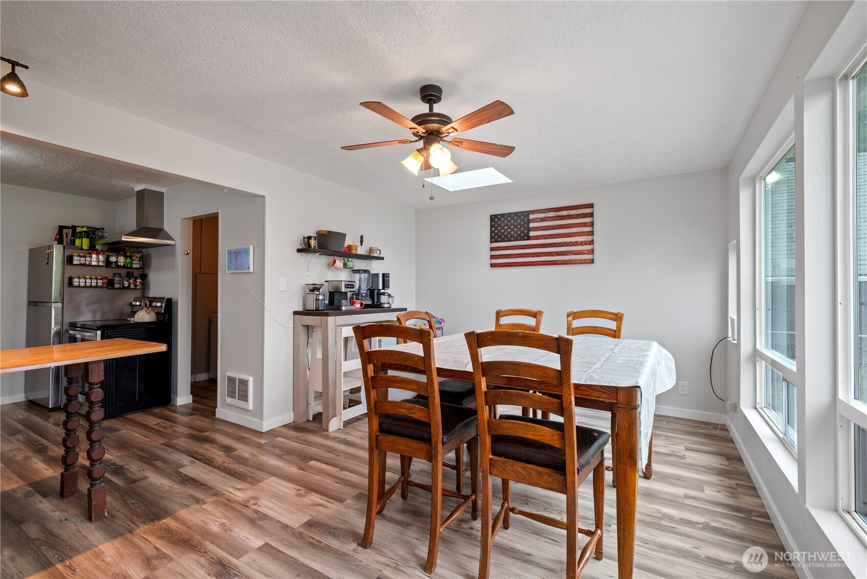 3102 Hemlock Street Longview, WA 98632 - Photo 11 of 21