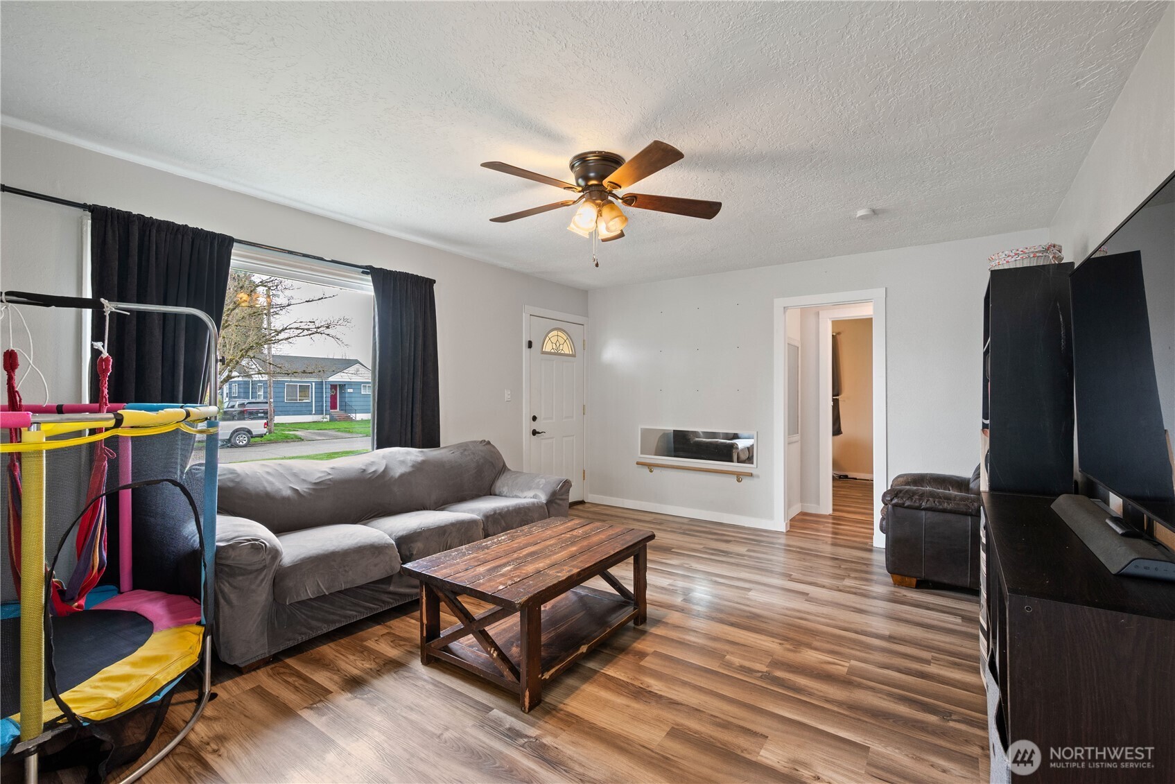 3102 Hemlock Street Longview, WA 98632 - Photo 4 of 21