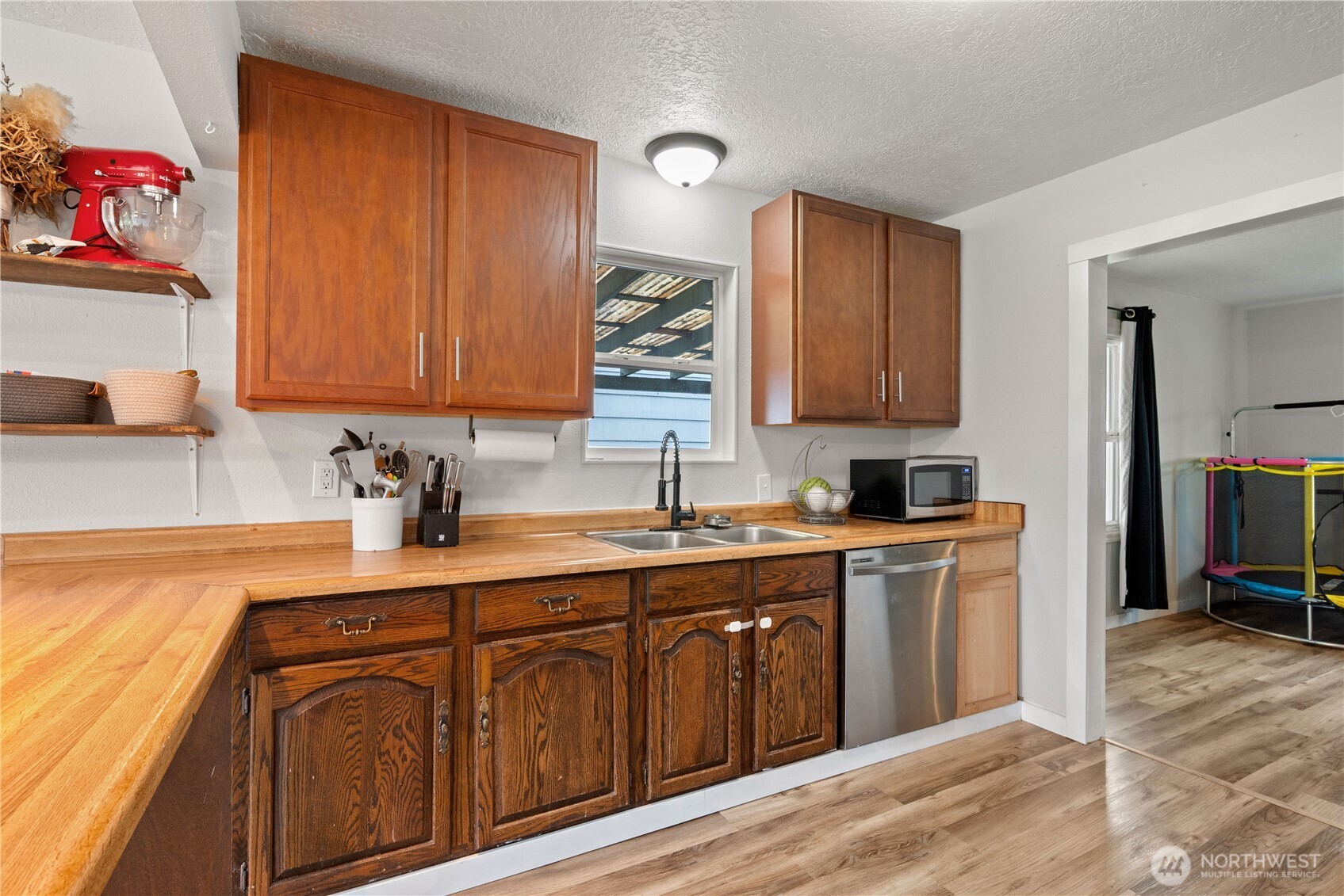 3102 Hemlock Street Longview, WA 98632 - Photo 7 of 21