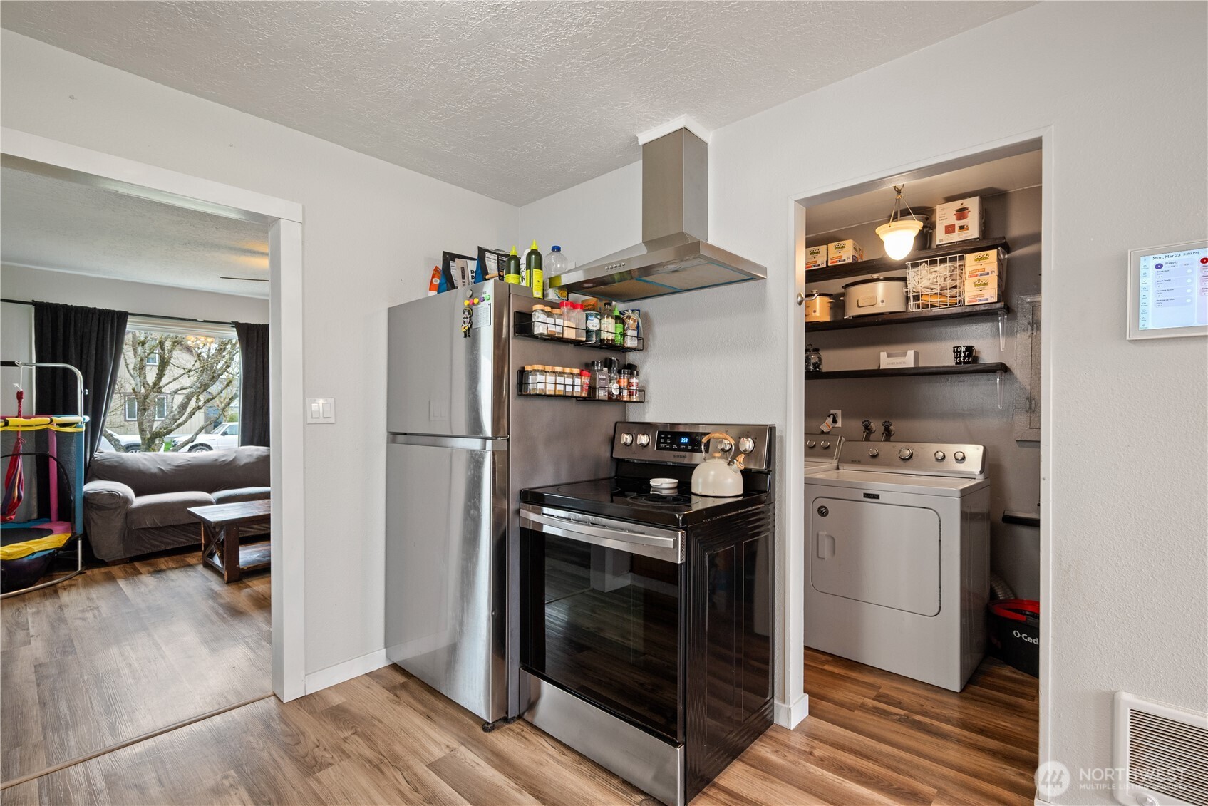 3102 Hemlock Street Longview, WA 98632 - Photo 8 of 21