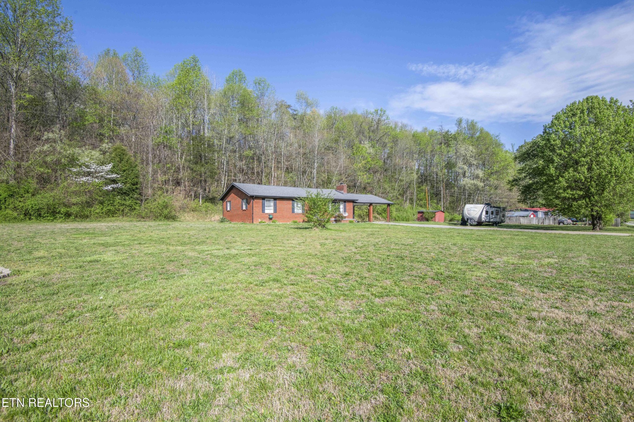 624 Baumgartner Road Harriman, TN 37748 - Photo 2 of 54 Gallery Image 2