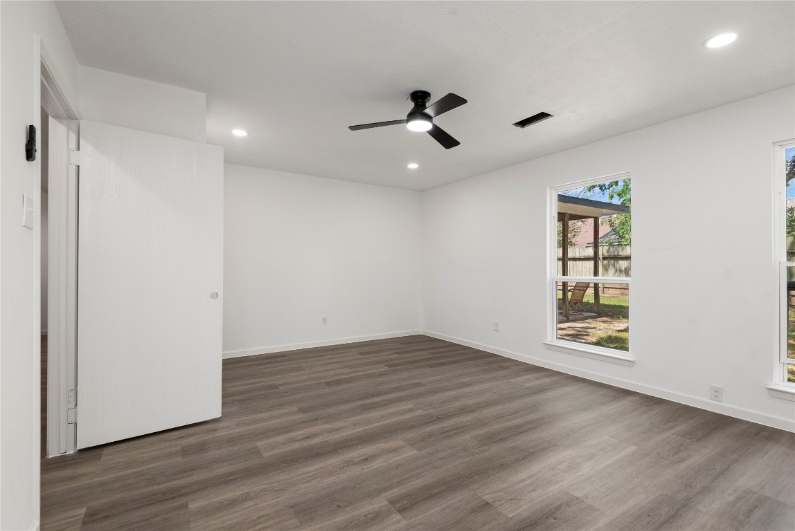 3230 Hombly Road Houston, TX 77066 - Photo 17 of 29