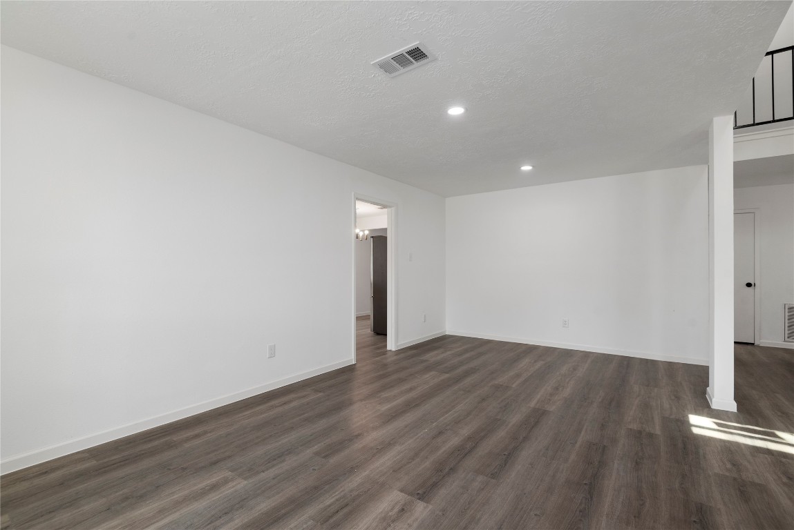 3230 Hombly Road Houston, TX 77066 - Photo 3 of 29