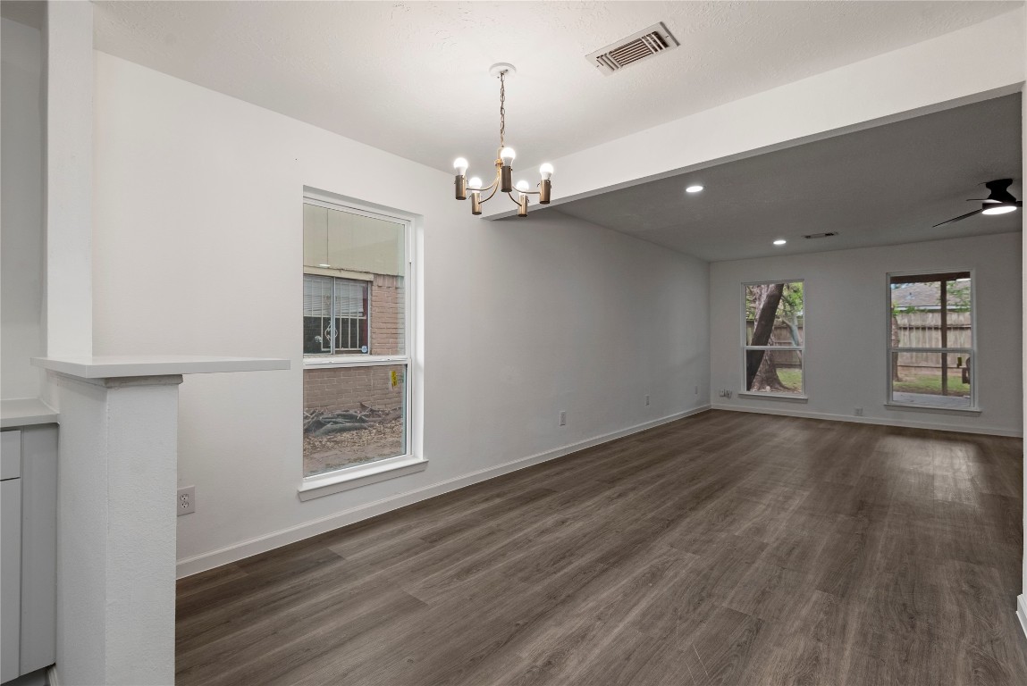 3230 Hombly Road Houston, TX 77066 - Photo 4 of 29