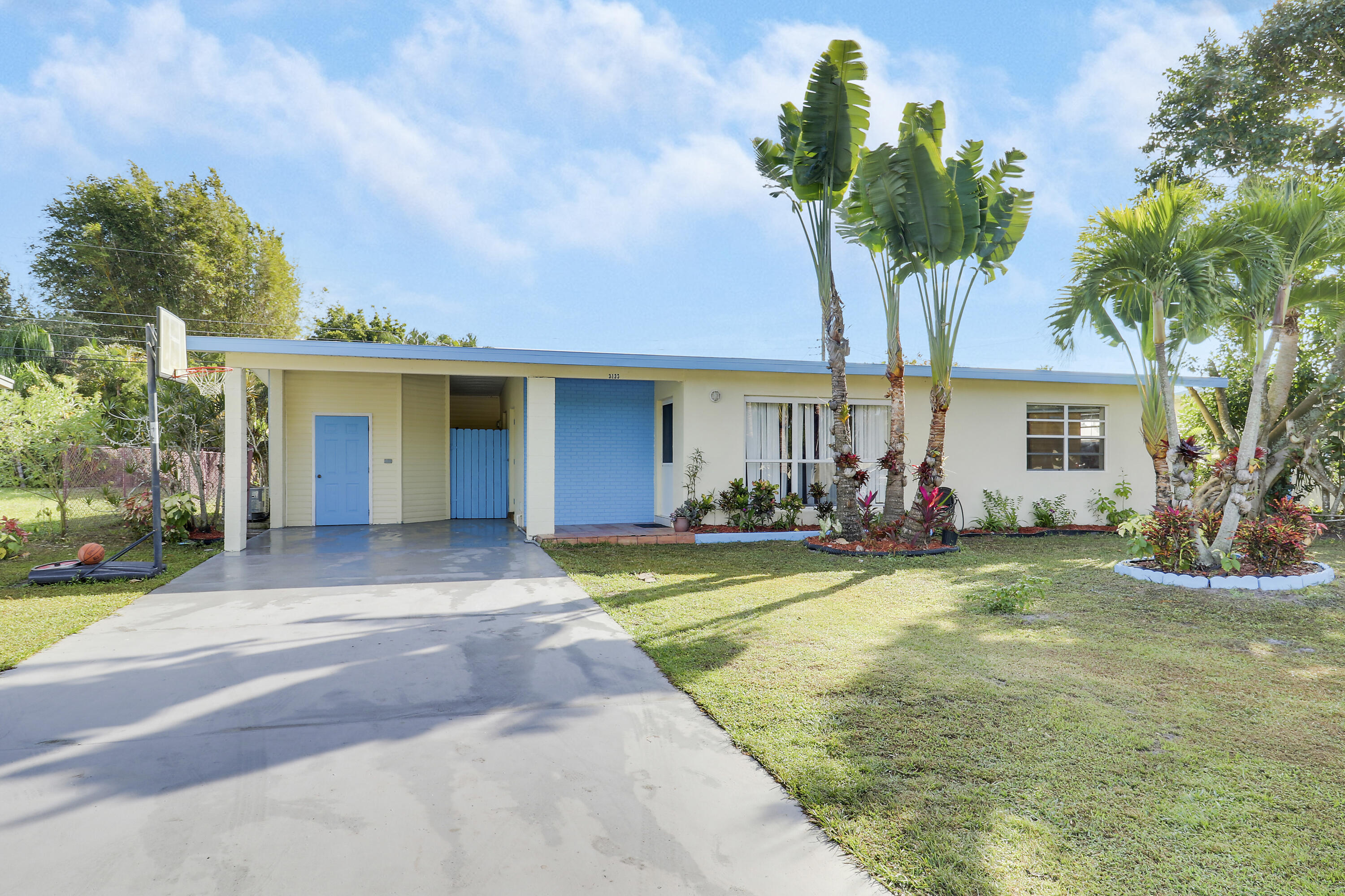 3133 Southeast Pruitt Road Port St. Lucie, FL 34952 - Photo 1 of 42 House1-27