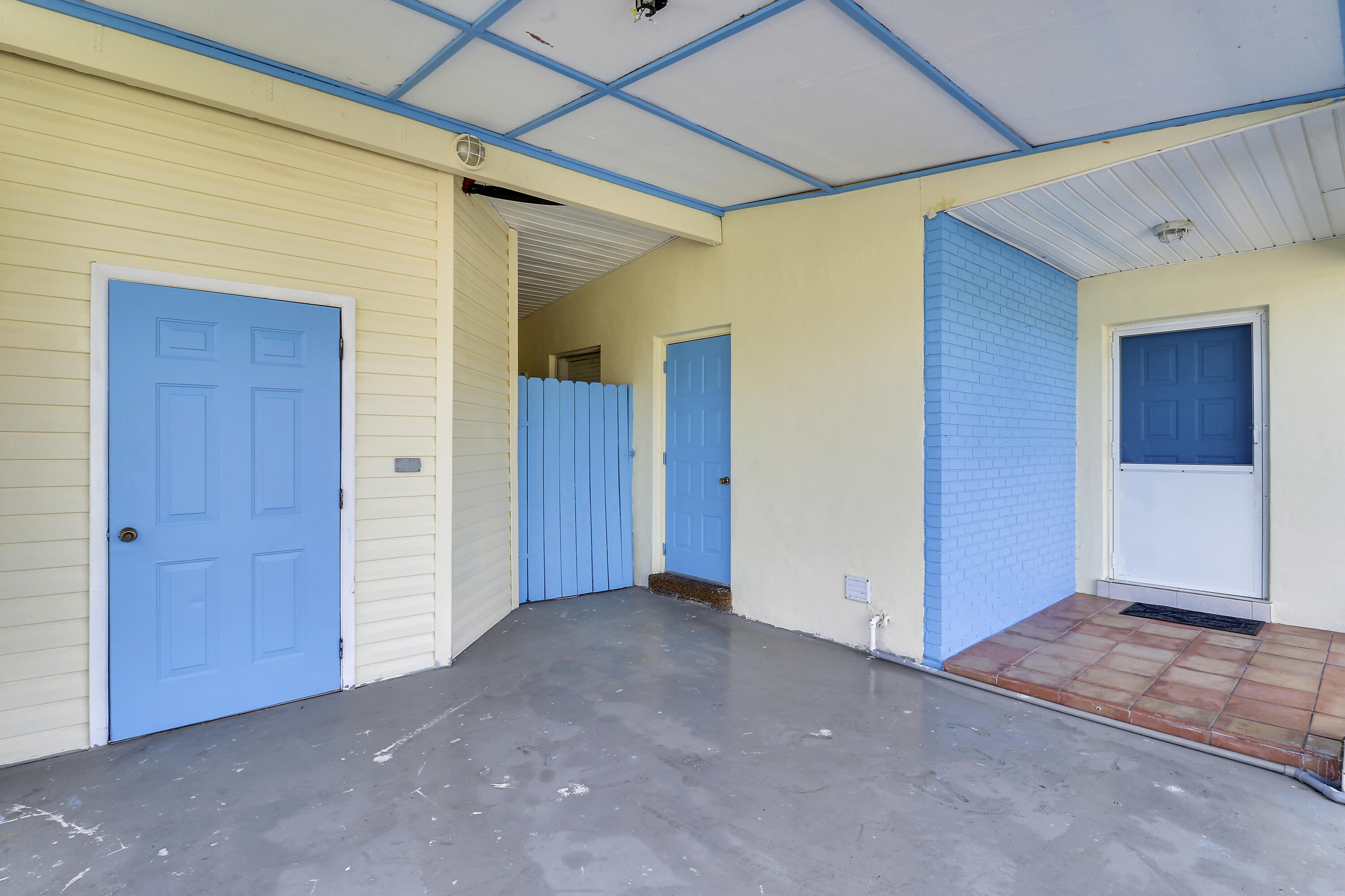 3133 Southeast Pruitt Road Port St. Lucie, FL 34952 - Photo 4 of 42 House1-25