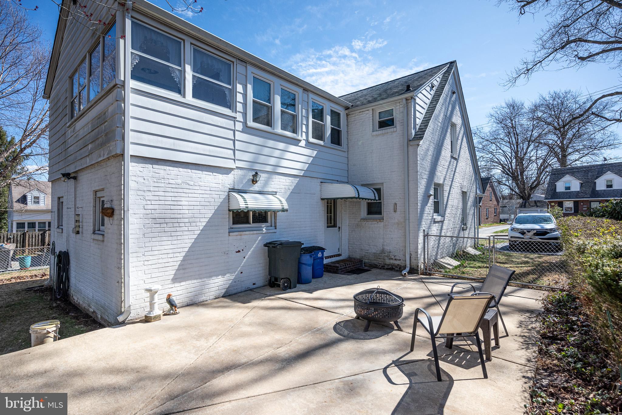 320 Valley View Road Media, PA 19063 - Photo 31 of 34 a backyard of a house with outdoor seating