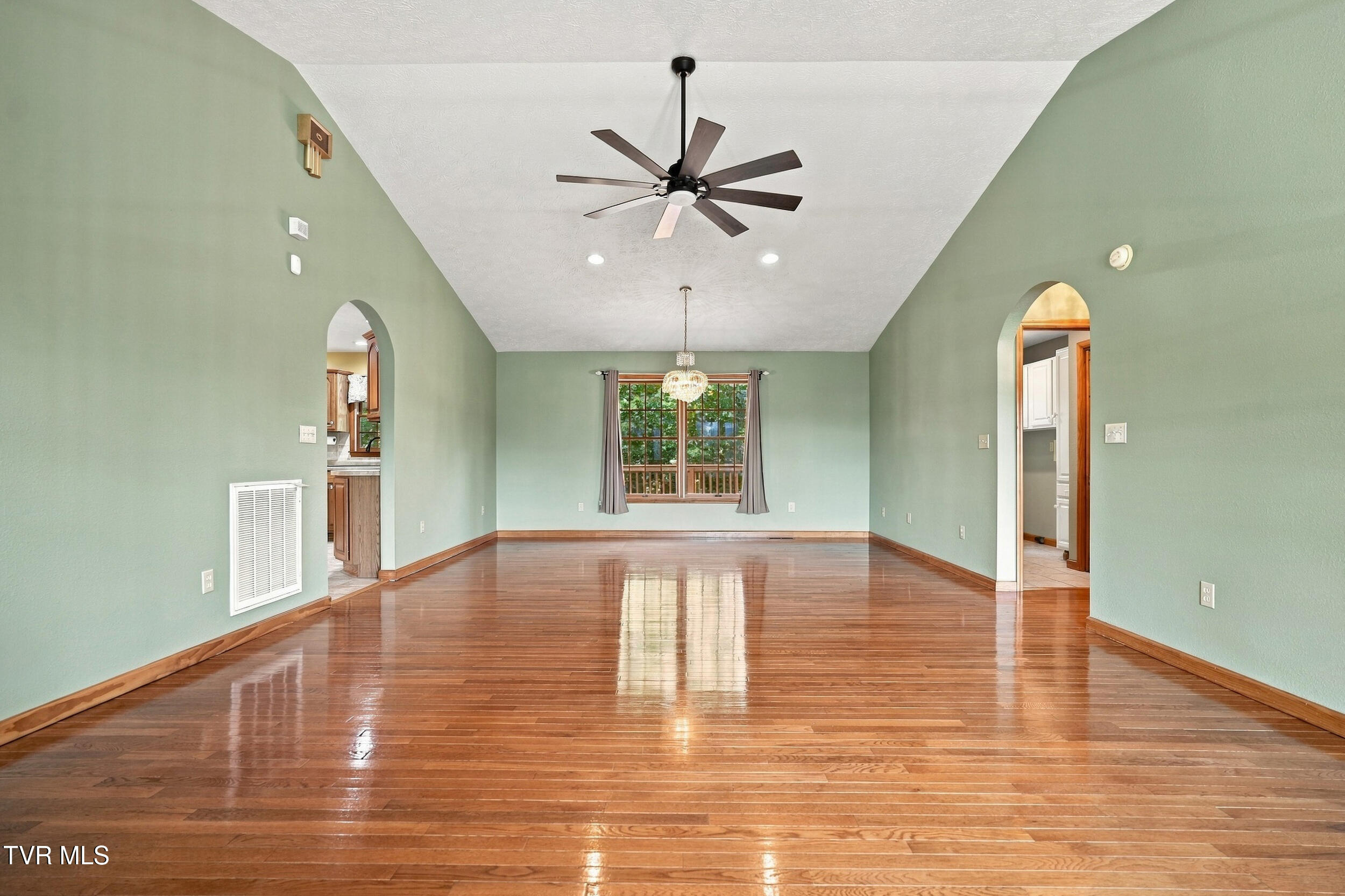 804 Nash Street Southwest Wise, VA 24293 - Photo 10 of 43 *