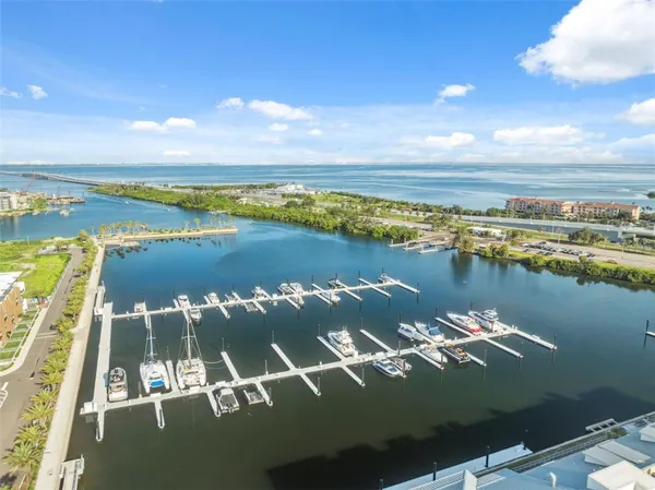 $299,999 | 4821 West McElroy Avenue, Unit D210, Tampa, FL 33611