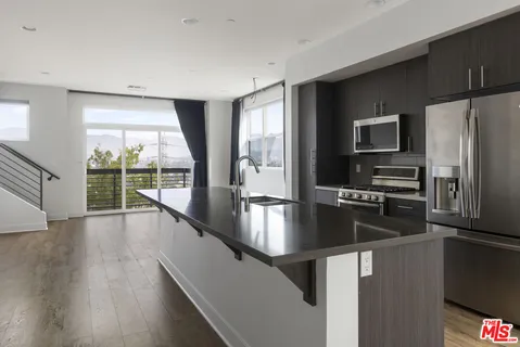 $6,250 | 2753 Waverly Drive, Unit 1108, Los Angeles, CA 90039