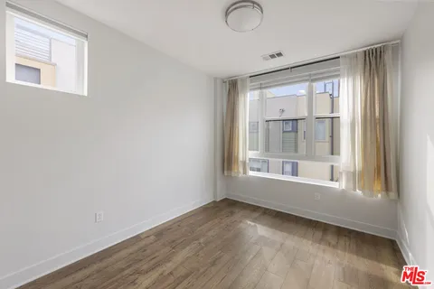 $6,250 | 2753 Waverly Drive, Unit 1108, Los Angeles, CA 90039