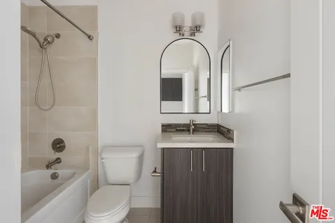 $6,250 | 2753 Waverly Drive, Unit 1108, Los Angeles, CA 90039