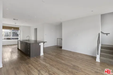 $6,250 | 2753 Waverly Drive, Unit 1108, Los Angeles, CA 90039