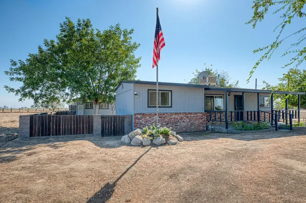 $450,000 | 10426 South Bethel Avenue, Selma, CA 93662