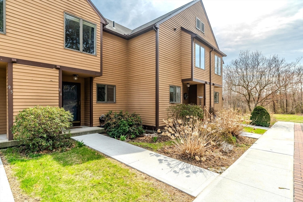 575 Bridge Road, Unit 96 Northampton, MA 01062 - Photo 1 of 30 Gallery Image 1