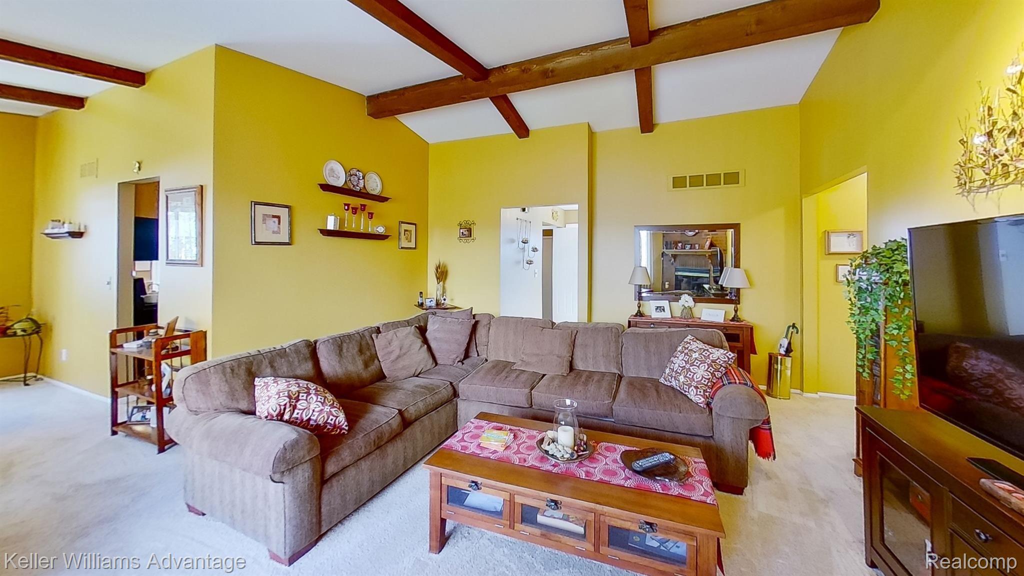 16430 Levan Road Livonia, MI 48154 - Photo 8 of 42 LevanRd_16430_Living_04.jpg