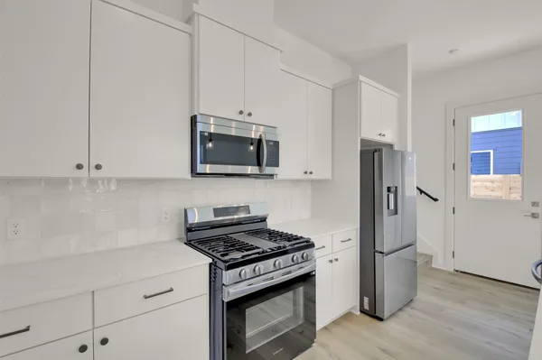 $2,525 | 7208 Providence Avenue, Unit 2, Austin, TX 78752