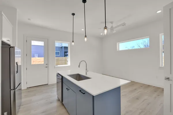 $2,525 | 7208 Providence Avenue, Unit 2, Austin, TX 78752