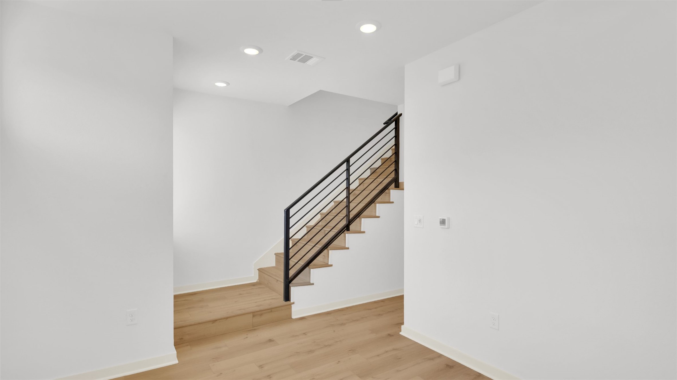 7208 Providence Avenue, Unit 2 Austin, TX 78752 - Photo 10 of 19 a view of entryway