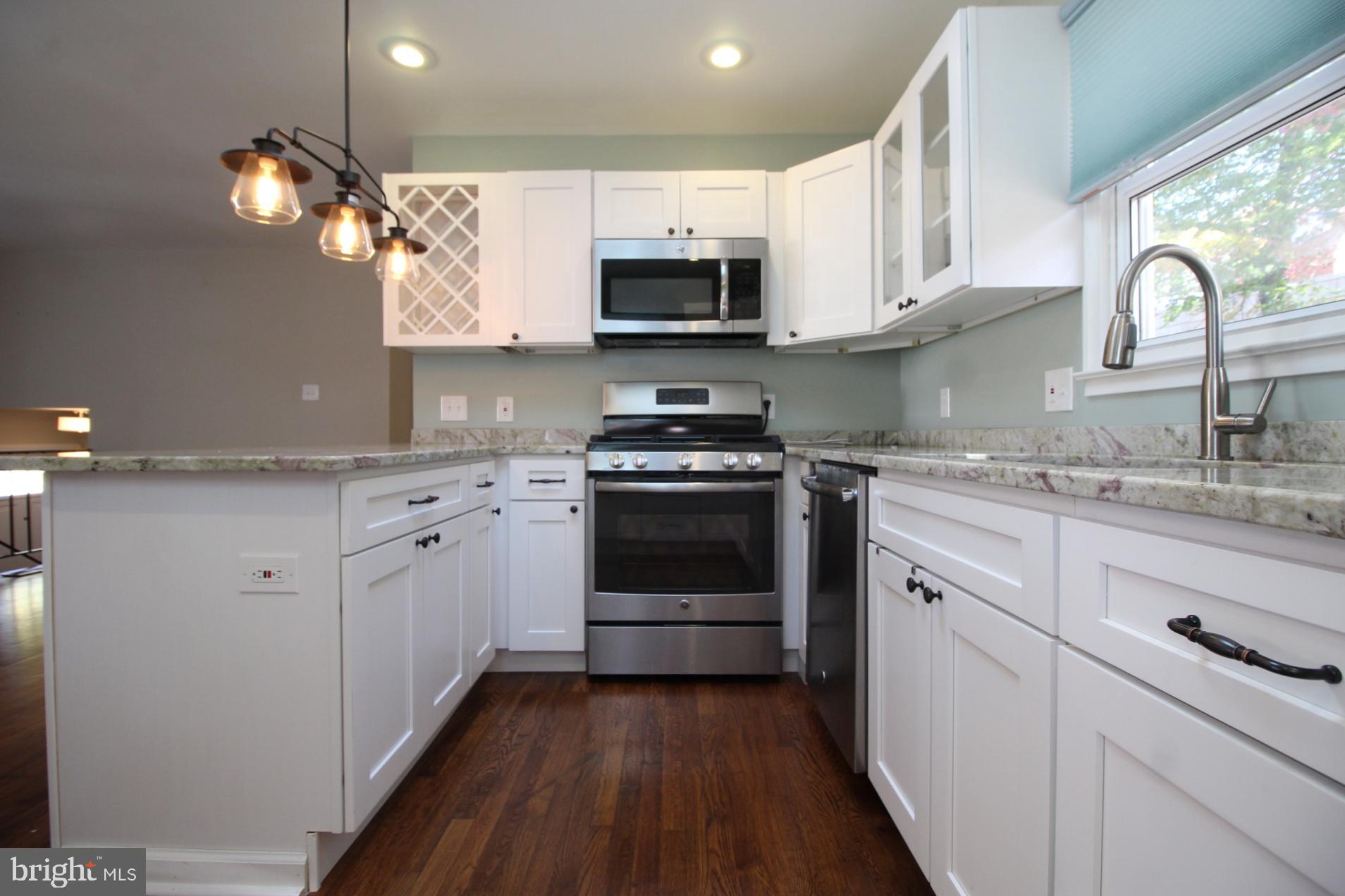 3317 Beaumont Road Woodbridge, VA 22193 - Photo 3 of 24