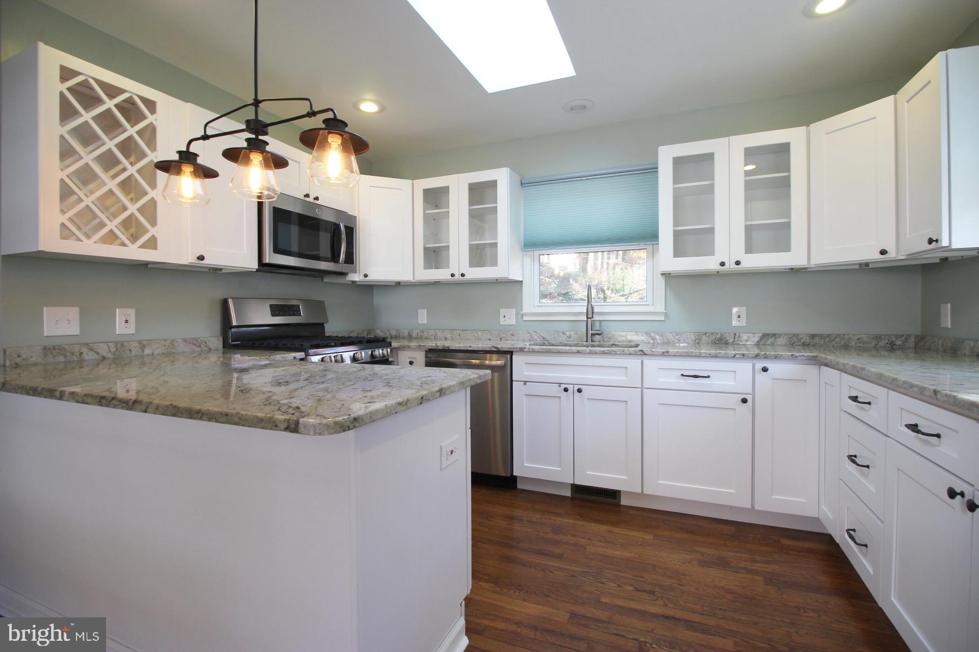 3317 Beaumont Road Woodbridge, VA 22193 - Photo 4 of 24