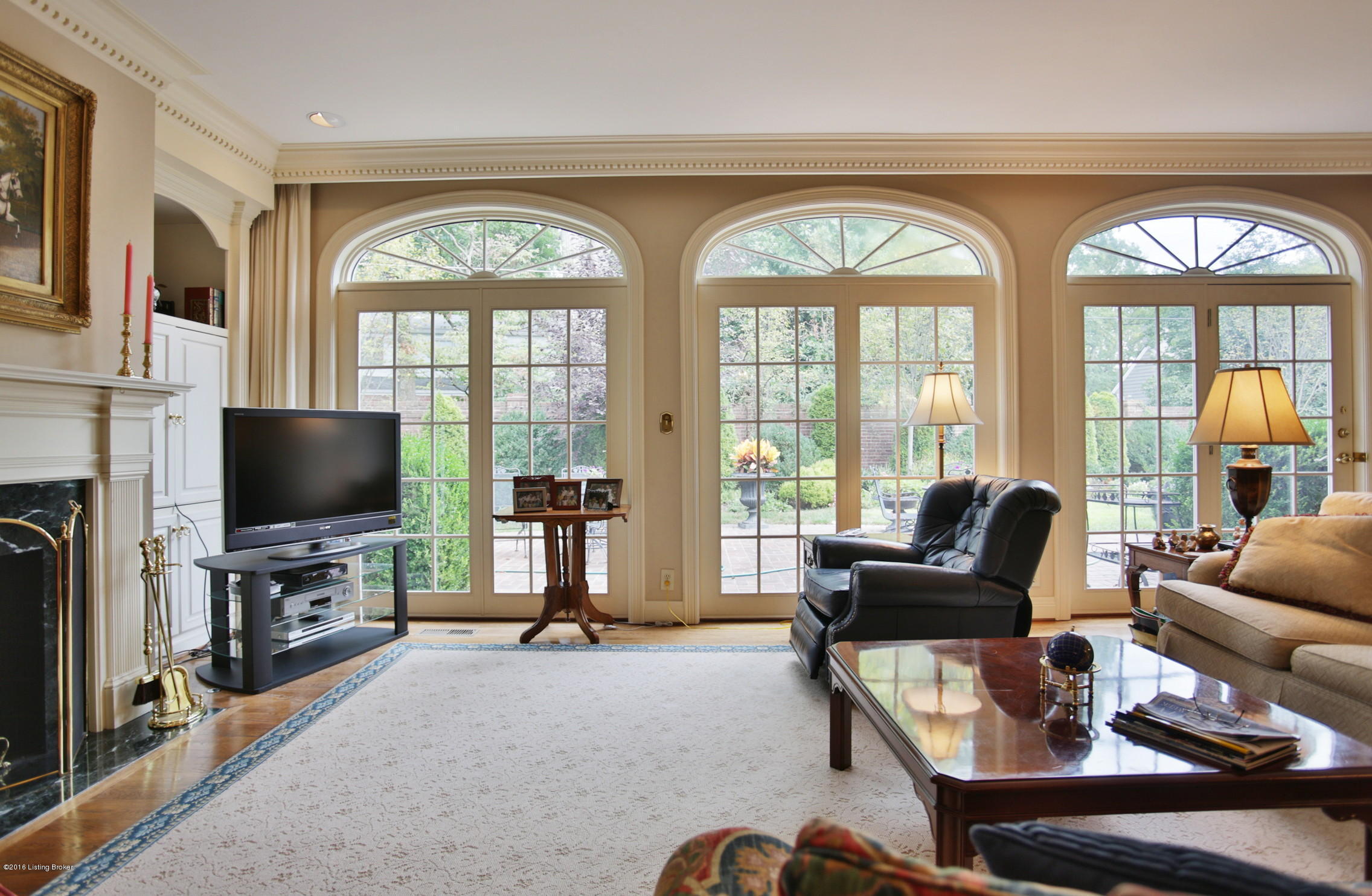 445 Lightfoot Road Louisville, KY 40207 - Photo 8 of 37 Great room
