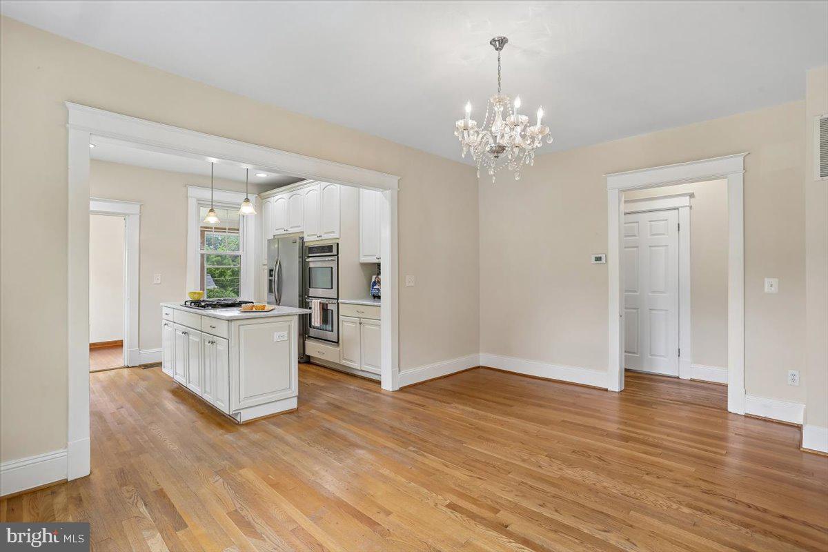 9501 Colesville Road Silver Spring, MD 20901 - Photo 18 of 71 Dining Room
