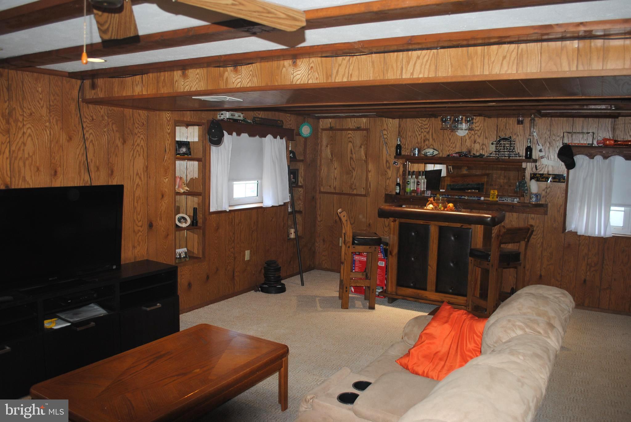1004 Hilltop Road Warminster, PA 18974 - Photo 11 of 26 Family Room
