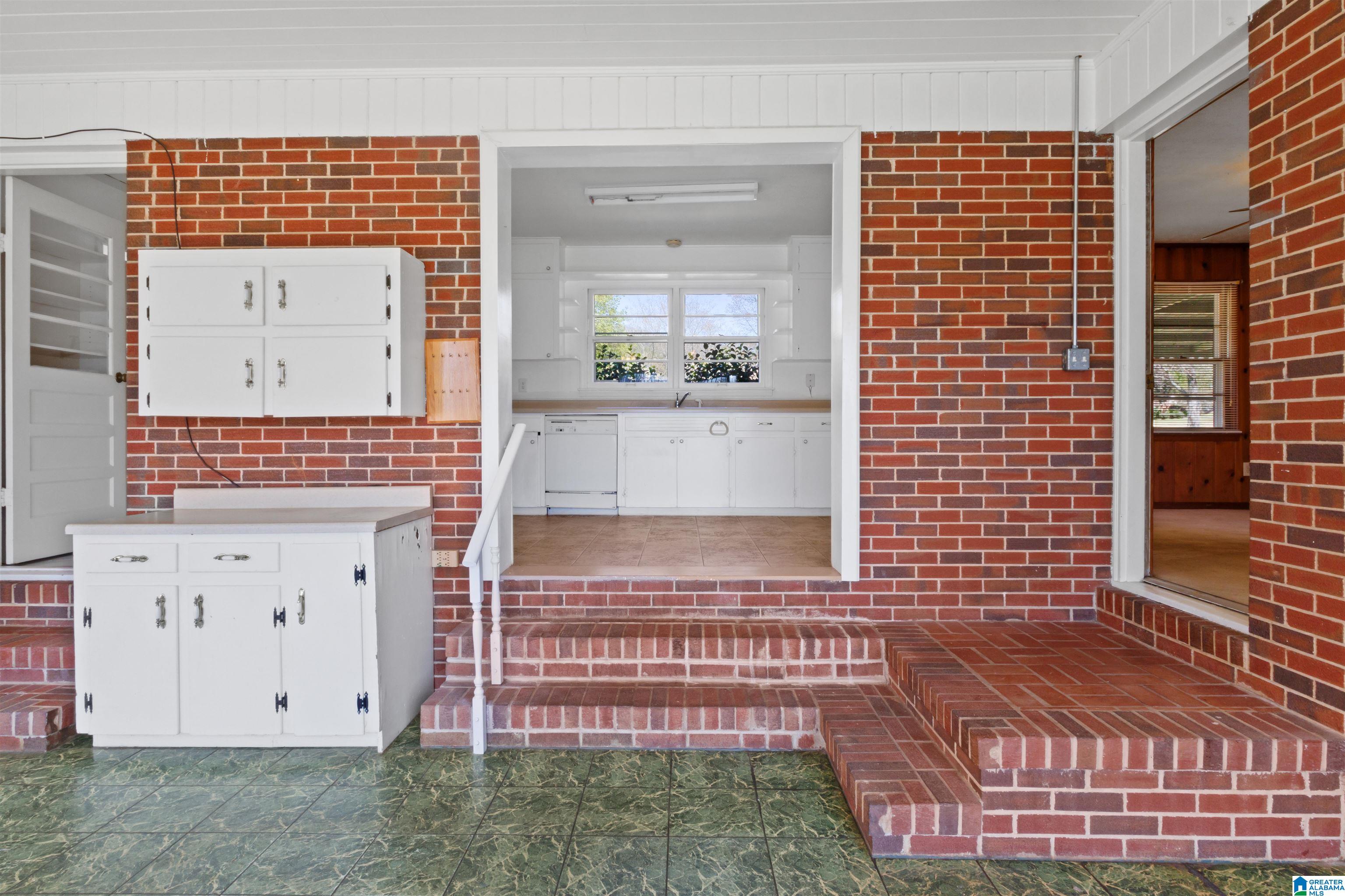 537 Choccolocco Road Anniston, AL 36207 - Photo 2 of 25