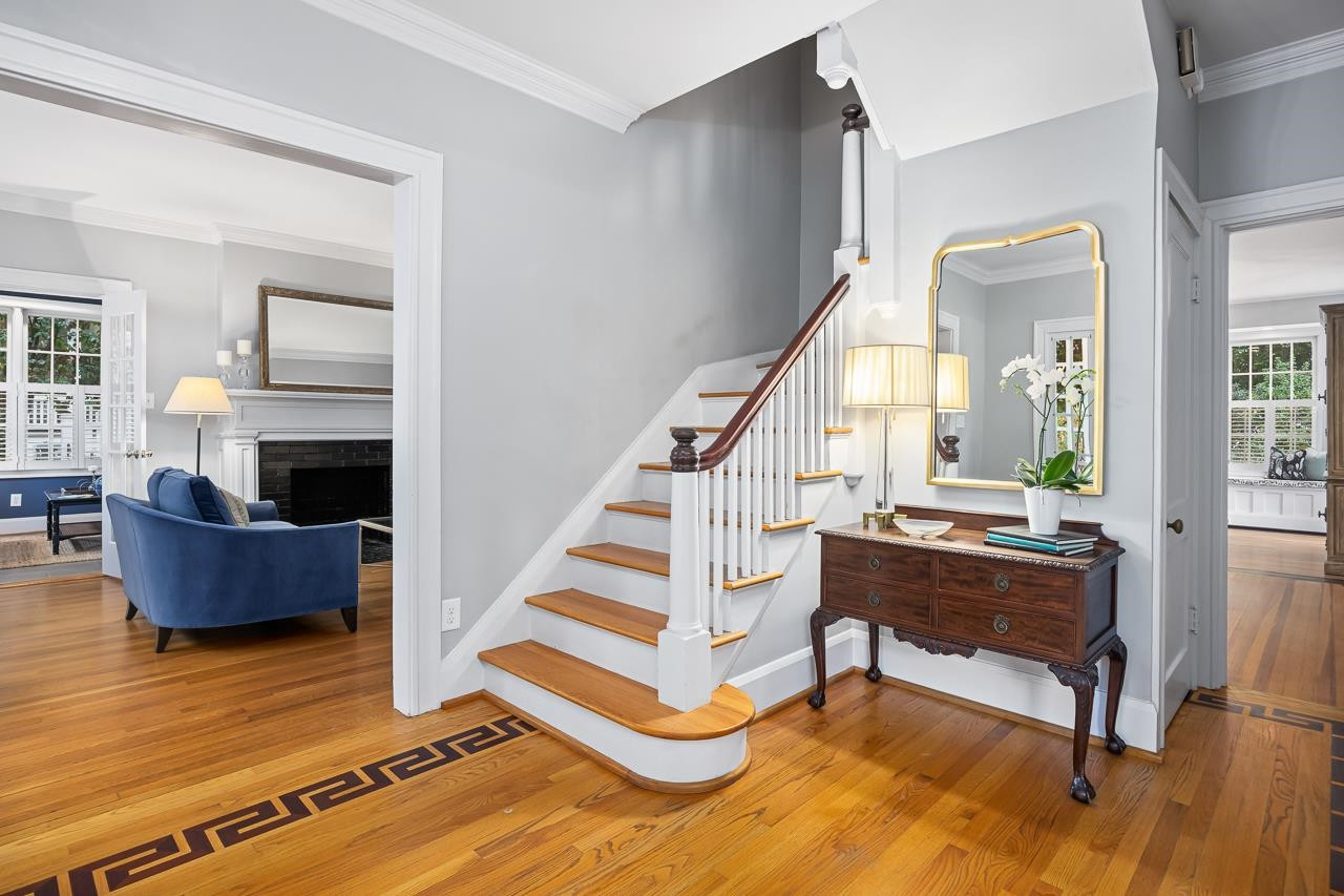 225 Hawthorne Road Raleigh, NC 27605 - Photo 5 of 33 Photo 5