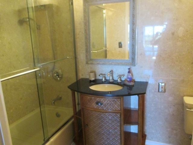 364 Golfview Road, Unit 402 North Palm Beach, FL 33408 - Photo 14 of 30 Master bath