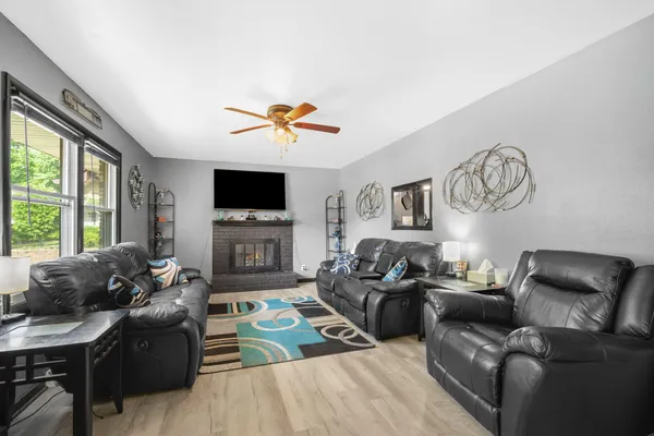 $409,900 | 1666 Dellwood Court, Grafton, WI 53024