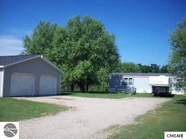 6902 South Coldwater Road Blanchard, MI 49310 - Photo 6 of 7 1768810-5.JPG