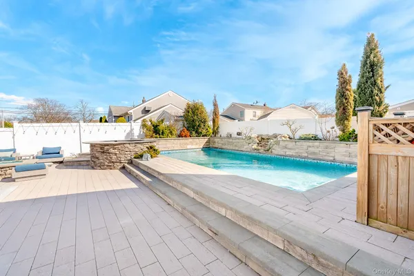 $829,990 | 2431 Riverside Drive, Wantagh, NY 11793