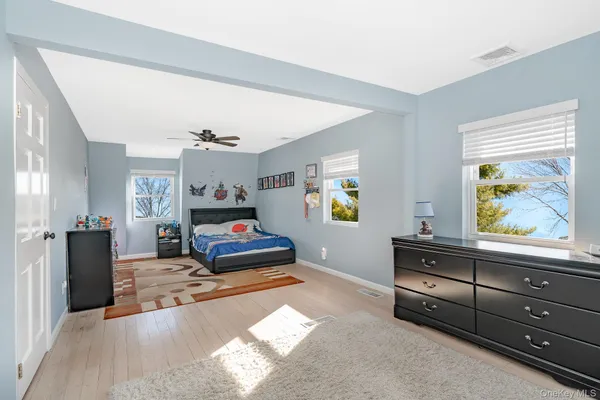 $829,990 | 2431 Riverside Drive, Wantagh, NY 11793