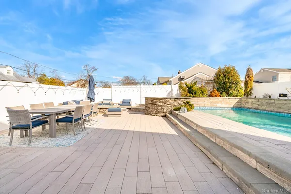 $829,990 | 2431 Riverside Drive, Wantagh, NY 11793
