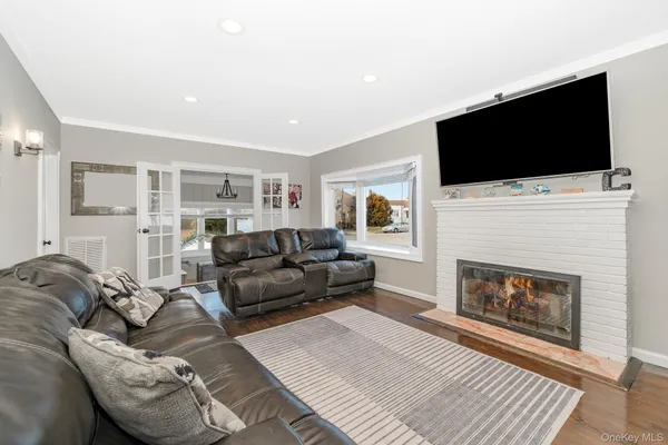$829,990 | 2431 Riverside Drive, Wantagh, NY 11793