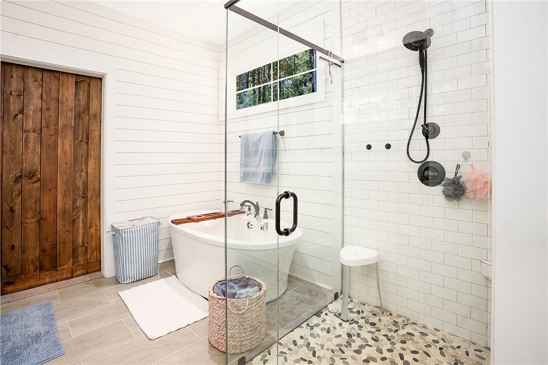 2717 Bud Black Road Auburn, AL 36879 - Photo 27 of 50 Primary - Tub