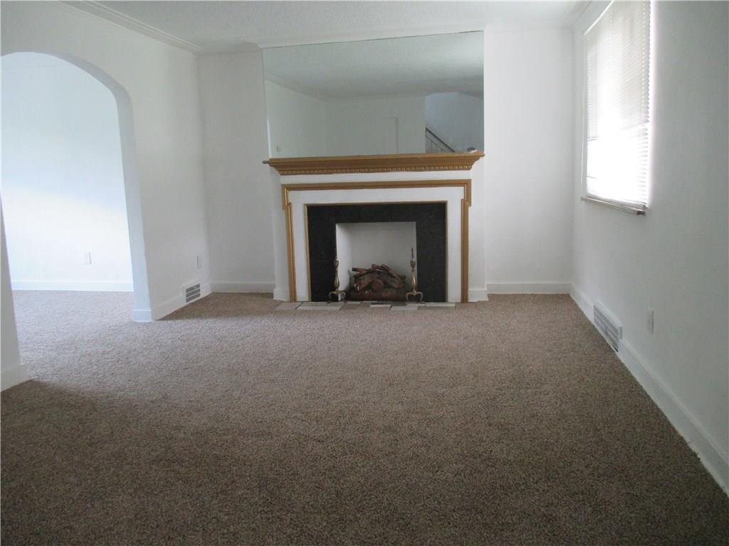 326 Hulton Road Verona, PA 15147 - Photo 3 of 17 LIVING ROOM